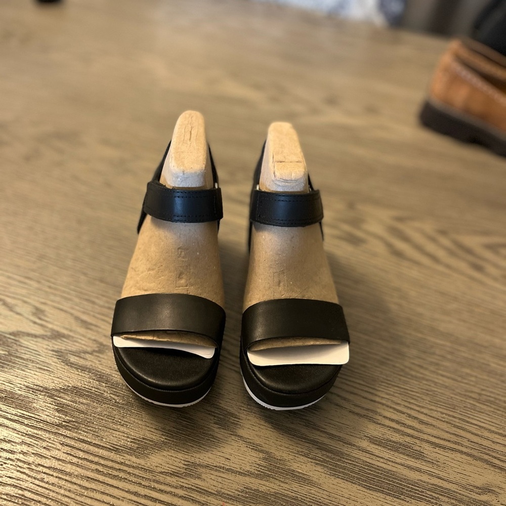 Sorel Black Women's Sandals